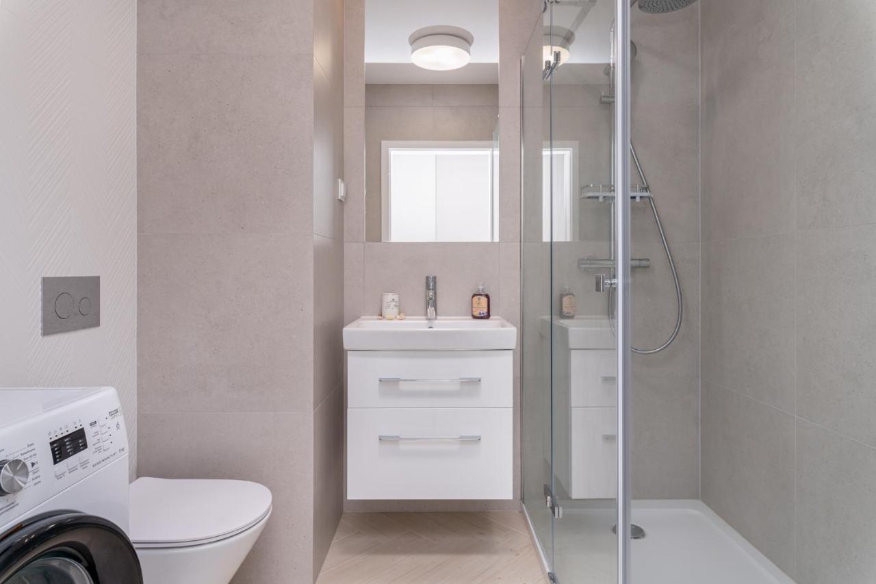 Ultima Apartment Вроцлав Екстериор снимка